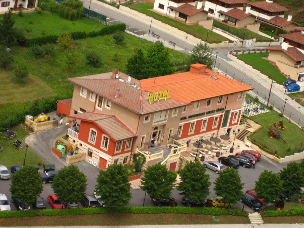 Hotel Erreka Гуэньес Экстерьер фото